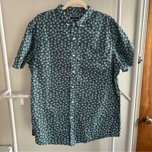 Club Room green floral hibiscus print button up